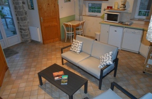Montfarville Casa | Bonita casa típica cerca del puerto de BARFLEUR ..