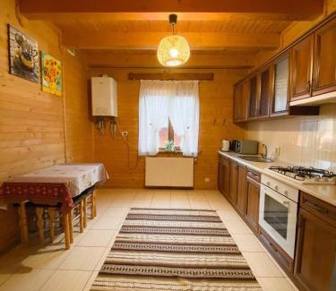 Yaremche Casa | Nice Weekend