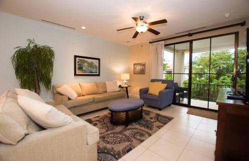 Coco Apartamento | Nicely Decorated 3rd-Floor Beauty with Pool-View Balcony in Coco