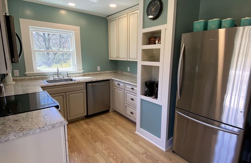Lake Toxaway Casa | Nicely located, Cozy, PET Friendly cottage in beautiful Lake Toxaway, NC