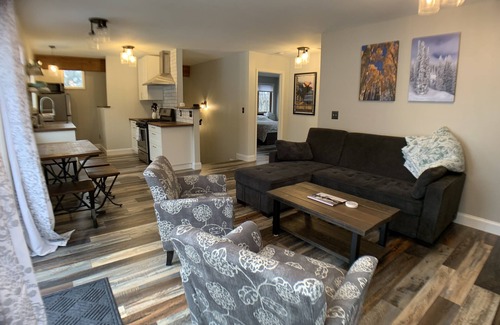 Steamboat Springs Apartamento | ¡Apartamento recientemente renovado cerca de todo lo que Steamboat tiene para ofrecer!