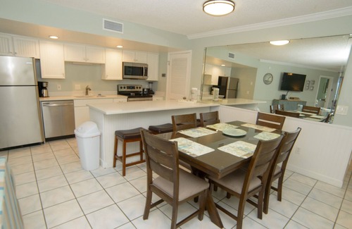 Bel Air Condominio | Nicely Updated Beachfront 2BR (Sleeps 8) With ocean view and convenient parking.
