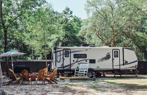 Niceville Casa | Niceville's Hidden Camper. Your cozy beachy escape