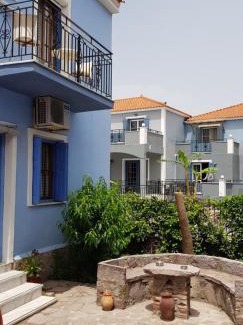 Petra Casa | Nicholas House
