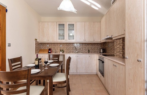 Melanes Casa | Nick&Debbie's two-storey apartment