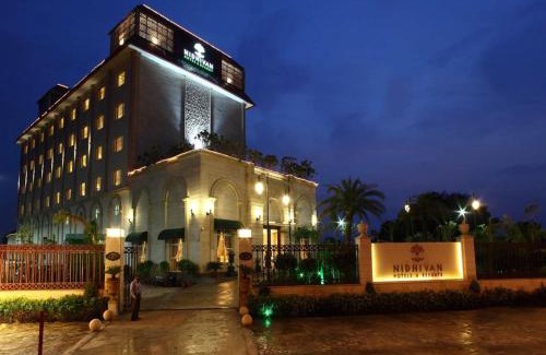 Vrindavan Hotel | Nidhivan Sarovar Portico Vrindavan