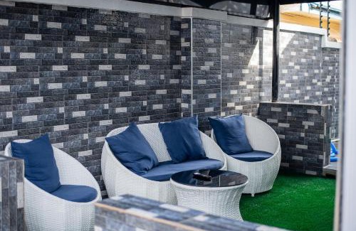 Abuja Apartamento | NIFEWAT APARTMENT,Dijon studio apartment with pool,WiFi, gym,Netflix and sit out area