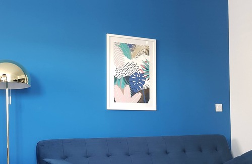 Gaillac Apartamento | Estudio de noche azul con balneoterapia.
