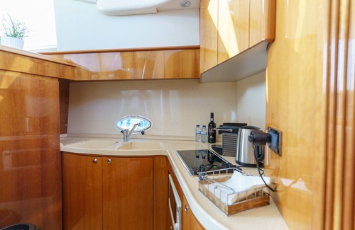 Porto Alquiler De Eote | Night on Board Luxury Yacht