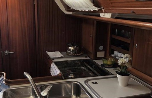 Canidelo Alquiler De Eote | Noche a bordo de un velero + oferta de tour de 1 hora.
