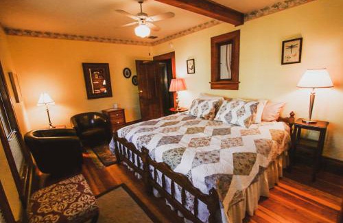 Historic Downtown District Cama Y Desayuno | Nightingales Inn