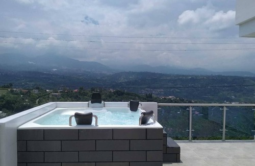 Silvania Casa | ALQUILER por NOCHE de Hermosa Casa para DIEZ PERSONAS en Silvania, Cundinamarca