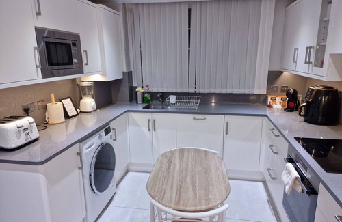 Hemel Hempstead Casa | NightRest Homes Hemel Hempstead 4 Bedroom 2 Toilet