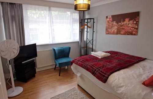 Hemel Hempstead Apartamento | NightRest Homes Smart TV In Each Room - Parking - Hemel Hempstead