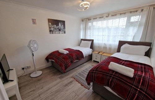 Hemel Hempstead Apartamento | NightRest Homes Smart TV In Each Room - Parking - Hemel Hempstead