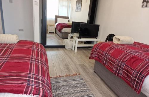 Hemel Hempstead Apartamento | NightRest Homes Smart TV In Each Room - Parking - Hemel Hempstead