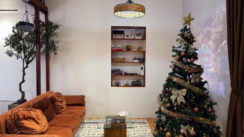 Hang Bai Apartamento | Nih Homestay Classic Room 2Bed with balcony Near Hoan Kiem Lake