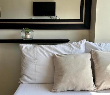 Highway Hills Apartamento | NIJECRIFIL Condotel