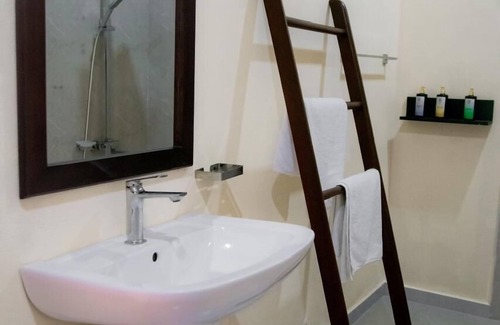 Pottuvil Cama Y Desayuno | Nikara Beach Villas ArugamBay