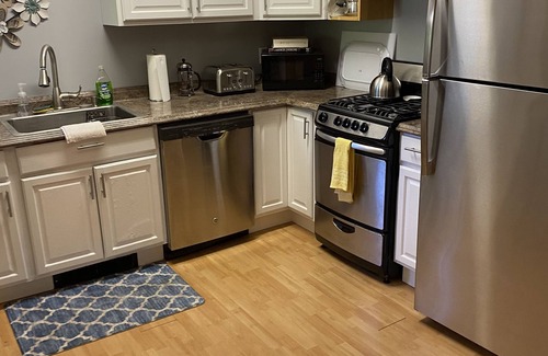 Blue Hill Apartamento | Nikki’s Place! Textbook Village life!