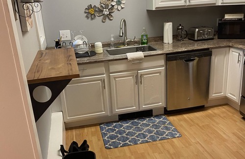 Blue Hill Apartamento | Nikki’s Place! Textbook Village life!