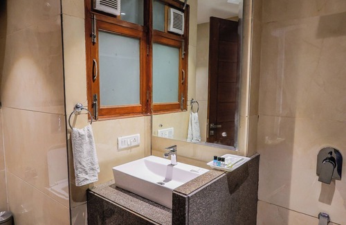 Sector 39 Hotel | Nikko Premier - Near Medanta Hospital
