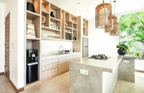 Berawa Cabaña | Niko2 · Marvelous 5 Bedroom Villa Close to Finns