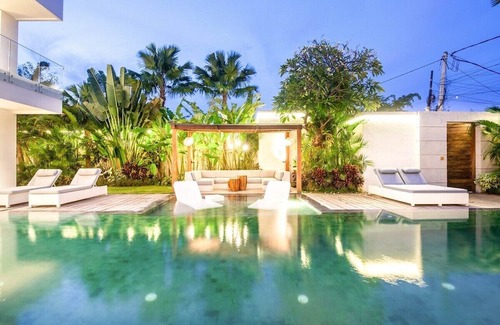 Berawa Cabaña | Niko2 · Marvelous 5 Bedroom Villa Close to Finns