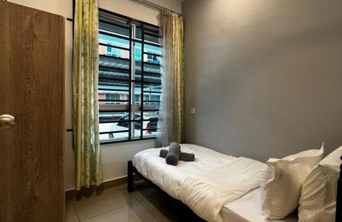 Penampang Apartamento | Nilam 4 3BR Near KKIA Homestay Cyber City Apartment