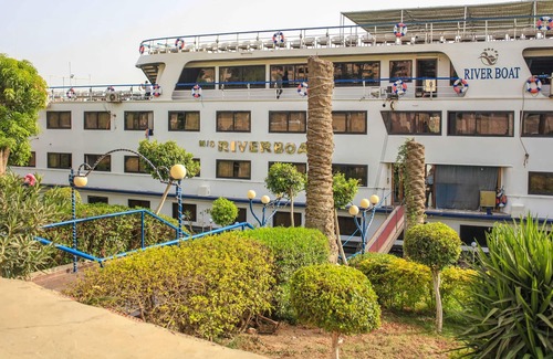 Qasr an-Nil Alquiler De Eote | Nile Cruise Cairo Hotel