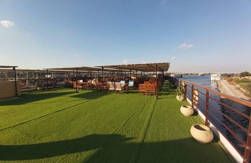 Qasr an-Nil Alquiler De Eote | Nile Cruise Cairo Hotel