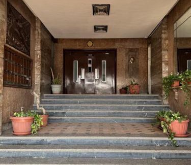 Downtown Cairo Apartamento | Nilefront 3BR Steps fromTahrir Sq Zamalek island