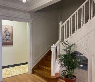Downtown Cairo Apartamento | Nilefront 3BR Steps fromTahrir Sq Zamalek island
