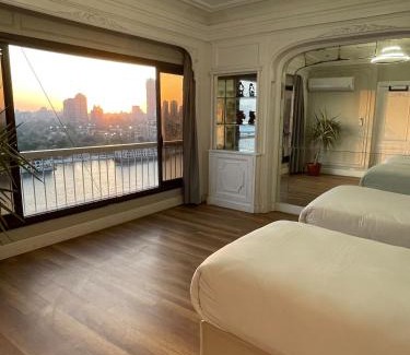 Downtown Cairo Apartamento | Nilefront 3BR Steps fromTahrir Sq Zamalek island