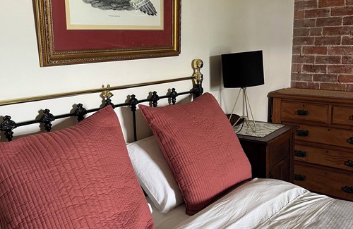 Eglinton Otro | Nilgiri Cottage is self contained, quiet and comfortable.
