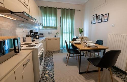 Aitoliko Apartamento | Nima's house, traditional flat with lake view