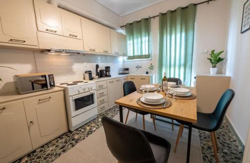 Aitoliko Apartamento | Nima's house, traditional flat with lake view