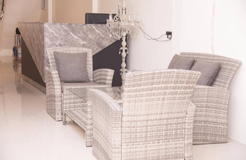 Wat Bowon Niwet Casa | Nina Guesthouse