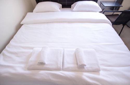 Wat Bowon Niwet Casa | Nina Guesthouse