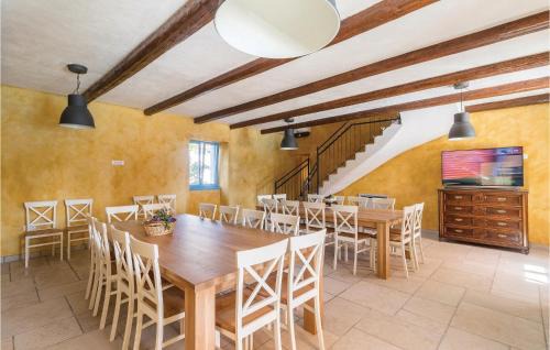 Bokordici Casa | Nine-Bedroom Holiday Home In Bokordici
