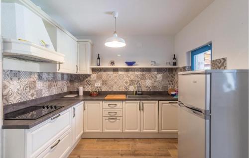 Bokordici Casa | Nine-Bedroom Holiday Home In Bokordici