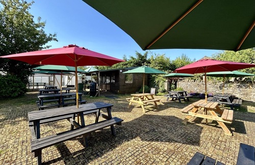 Farrington Gurney Otro | Nine Yards Farrington's Family Glamping