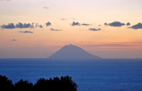 Ricadi Apartamento | Ninea Panoramic Family Apartments - large pool with sea view