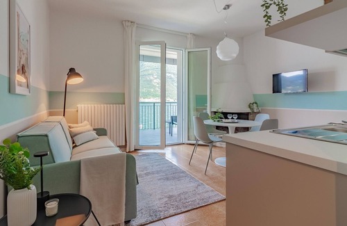 Lezzeno Apartamento | Ninfea Apartments by Wonderful Italy - Teal