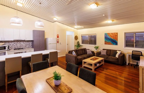 Exmouth Casa | Ningaloo - Just a stroll from Exmouth's town beach