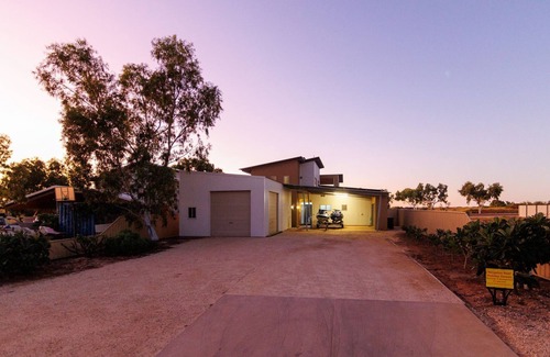 Exmouth Casa | Ningaloo - Just a stroll from Exmouth's town beach