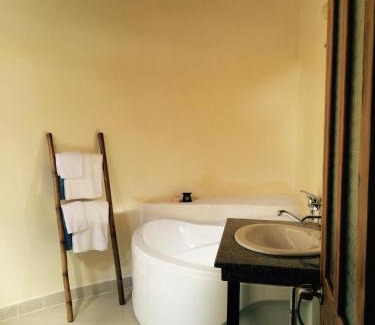 Ong Lang Casa | Ninila Fruit Farm Bungalow