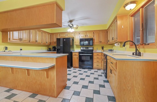 Springdale Casa | Ninnie & Papaw's Paradise Cove on Beaver Lake