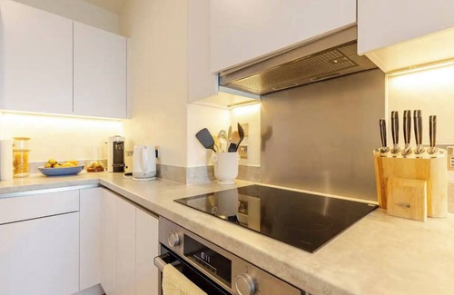 Wormholt and White City Apartamento | Niru Experience Skyview Penthouse