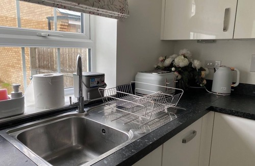 Newport Pagnell Casa | Nirvarna - Luxury 5-Bedroom, Fast Wifi, Free Parking, Smart TV, Garden